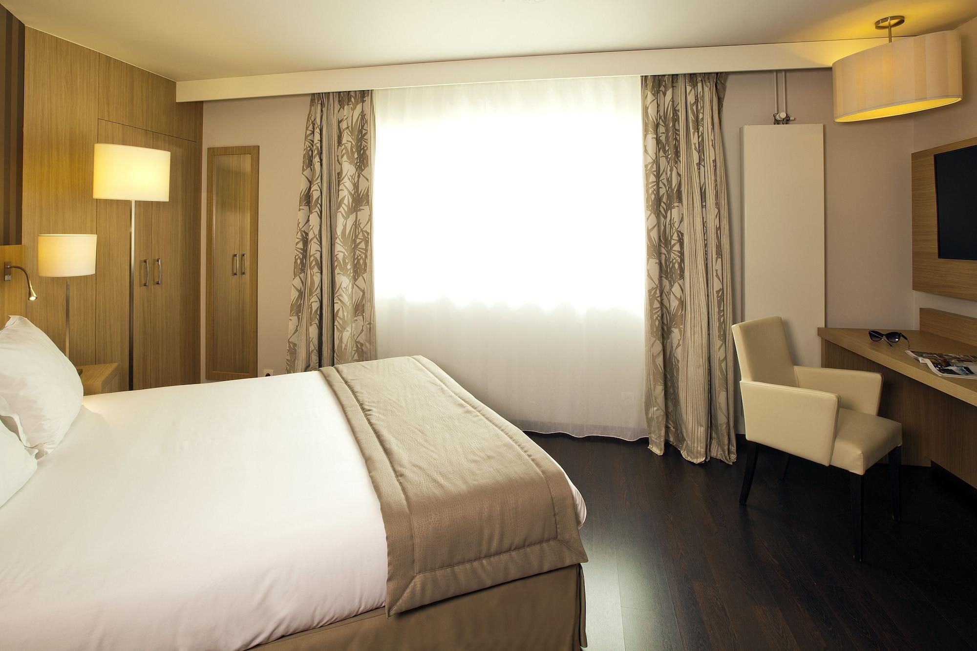 Residhome Berges De La Loire Aparthotel 4*