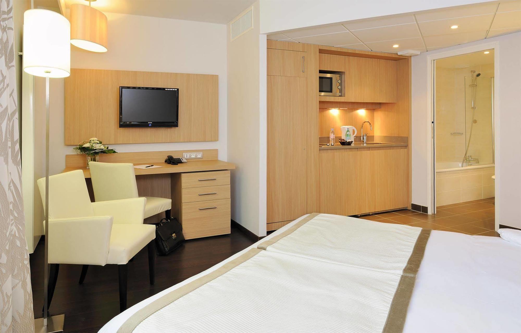 Residhome Berges De La Loire 4*